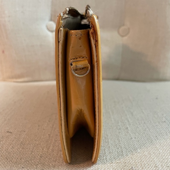 Louis Vuitton Vernis Lexington Monogram Clutch - Picture 13 of 15